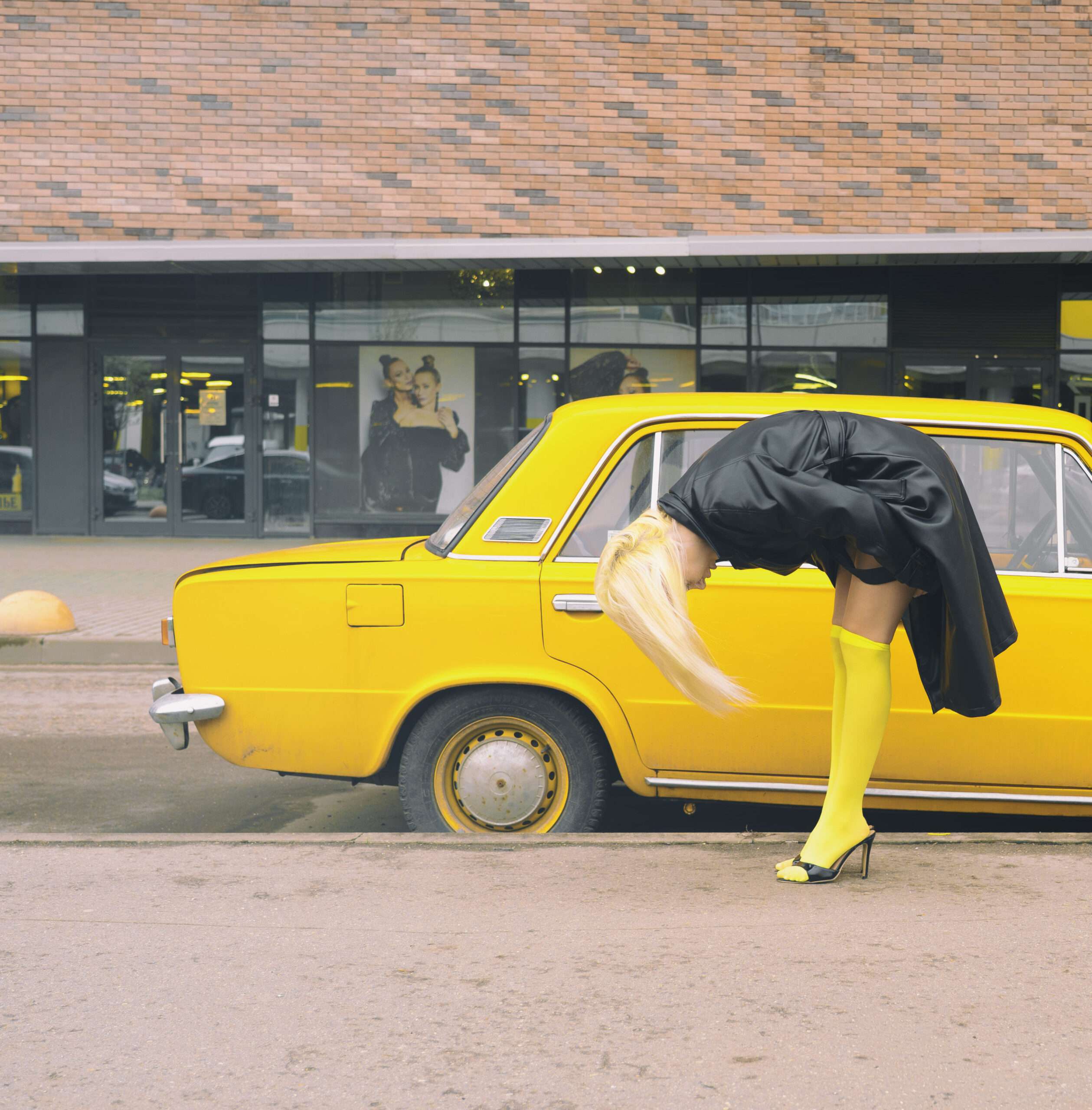 Работа Анны Эйр на международной выставке «Mellow Yellow»