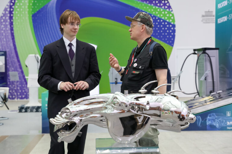 Авердизм представил индустриальную эстетику на РЭН-2026